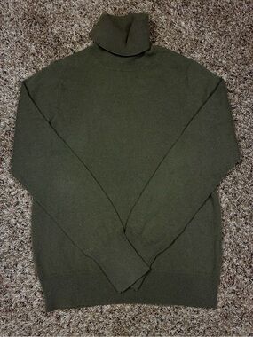 Uniqlo 100% Cashmere Turtleneck Pullover Sweater